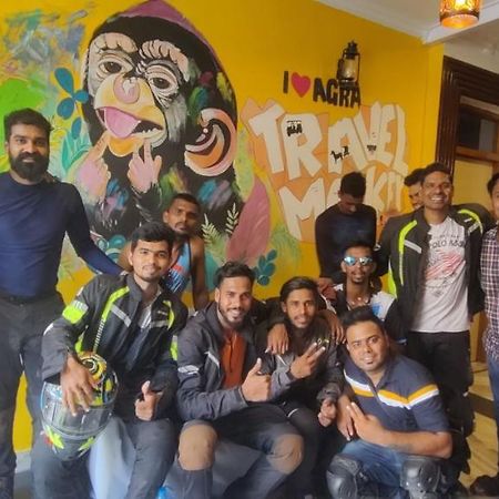 Travel Monkey Hostel Агра Экстерьер фото