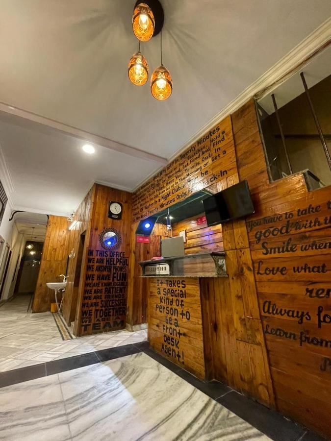 Travel Monkey Hostel Агра Экстерьер фото