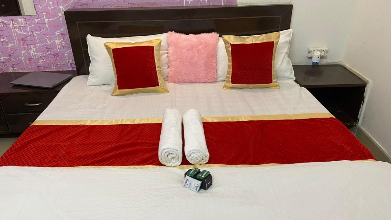 Travel Monkey Hostel Агра Экстерьер фото