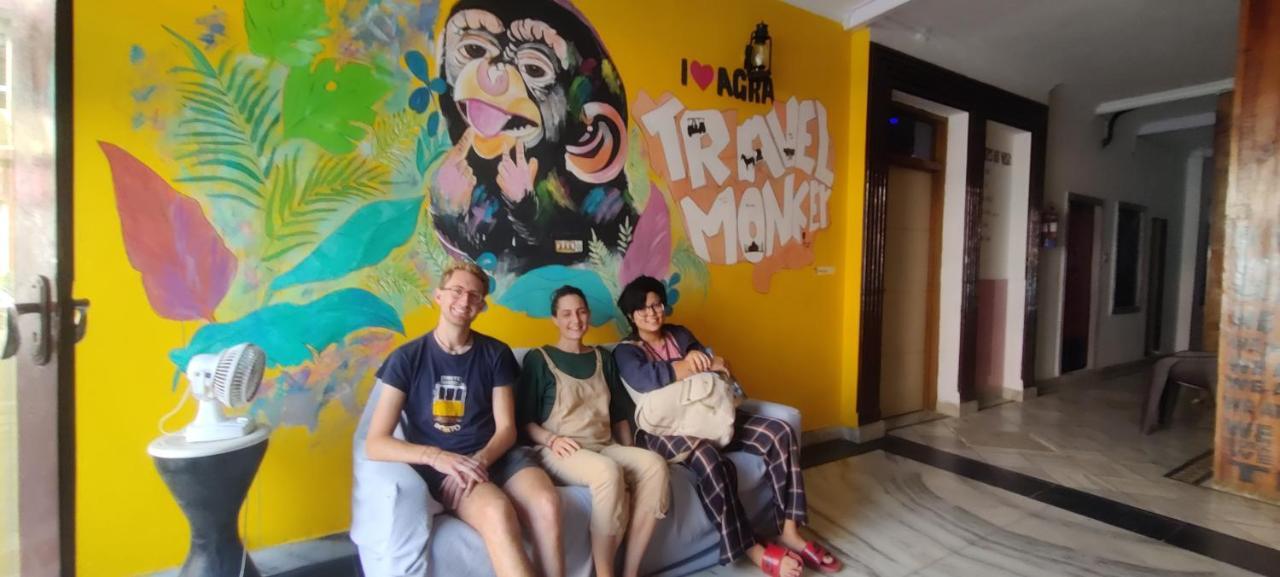 Travel Monkey Hostel Агра Экстерьер фото